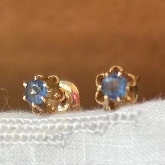 Antique 14k Flower Studs